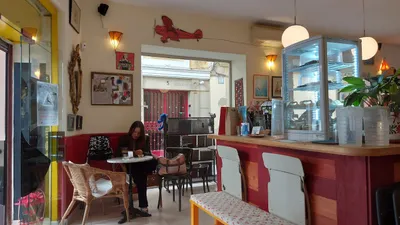La Clandestina Librería Café