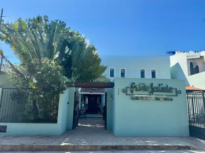 Petite Julieta Mérida