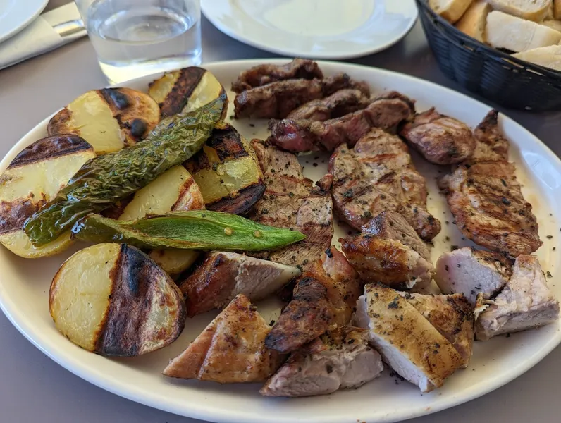 menu 1 of A Dos Ascuas