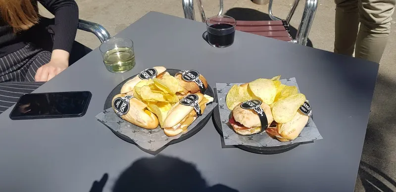 menu 1 of 100 Montaditos