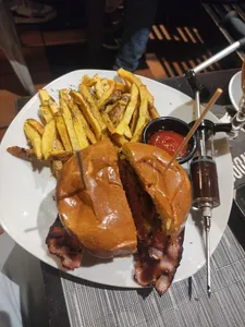 Astros Resto-Bar