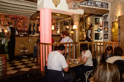 Antigüedades Bar de Tapas