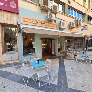 El pastelero real ( cafetería- churrería)
