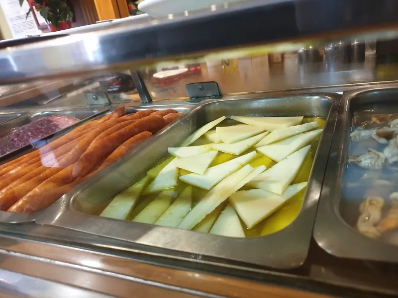 menu 1 of Cafeteria Donde Valentin