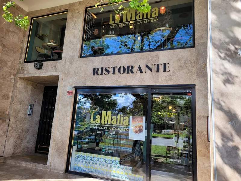 menu 2 of La Mafia se sienta a la mesa