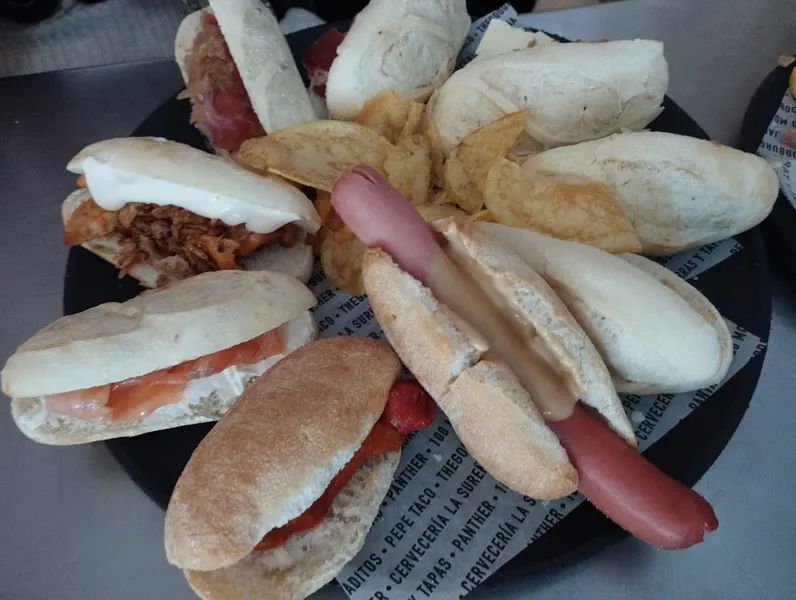 menu 1 of Cervecerías La Sureña y 100 Montaditos