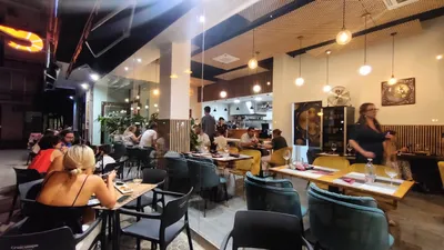 Oishi sushi bar