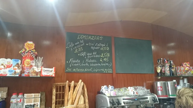 menu 0 of Cafeteria El Cisne