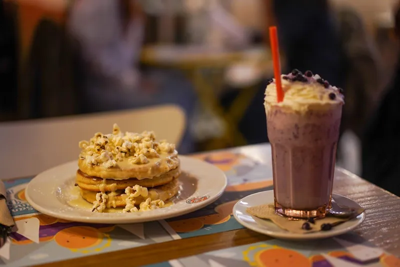 menu 2 of La Desayuneria