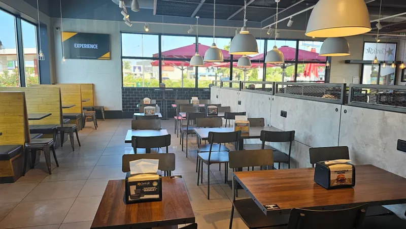 menu 2 of Carl's Jr. Le Pontet