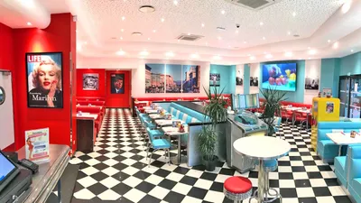 Holly's Diner