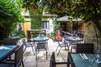 Les Remparts : Restaurant