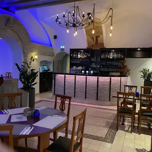 Plaka Restaurant & Weinbar – Der Grieche beim Graben