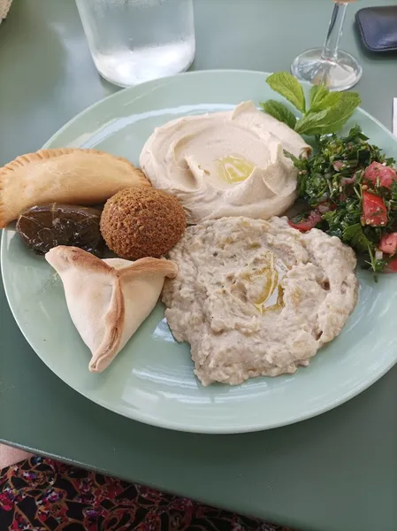 menu 2 of Le Domaine Libanais