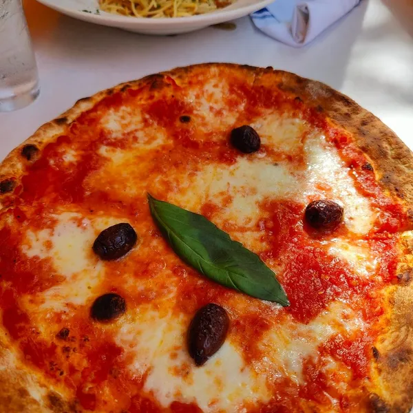 Pizza Margherita Serafina Italian Restaurant Meatpacking