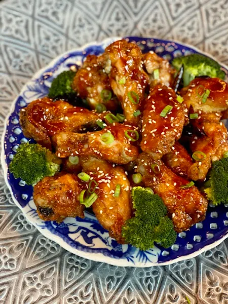 General Tso's Chicken Wing's Chinese Restaurant