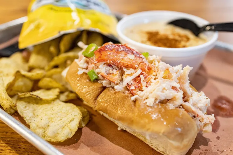 Lobster Roll CJ’s Seafoods