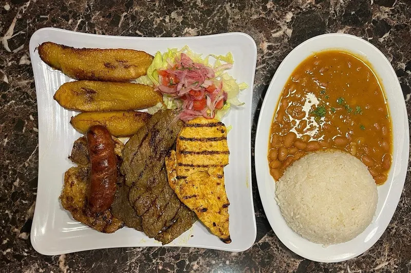 Encebollado de Mariscos Encebollados "El Idolo"