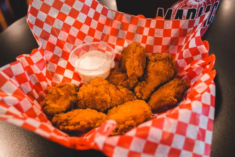 BBQ Wings Crown Fried Chicken & Pizza