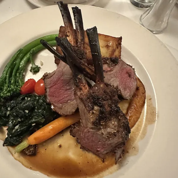 Rack of Lamb Van's