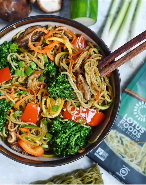 Veggie Lo Mein Yummy Yummy Kitchen