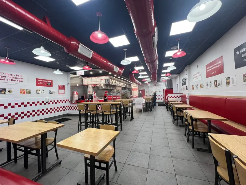 Dining ambiance Five Guys 1