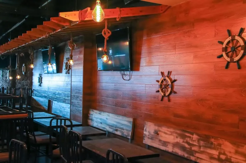 Dining ambiance Hook & Reel Cajun Seafood & Bar 1