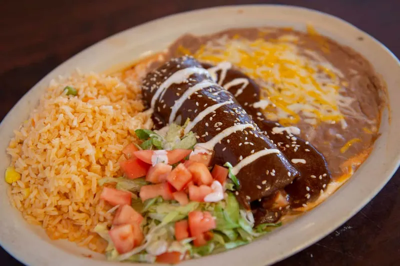 Enchiladas de Mole Covacha