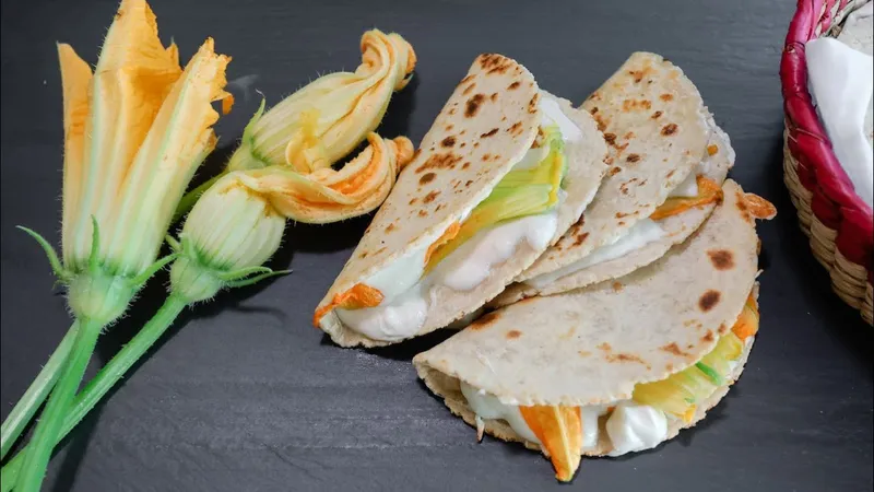 Quesadilla de Flor de Calabaza Sabor A Mexico Taqueria