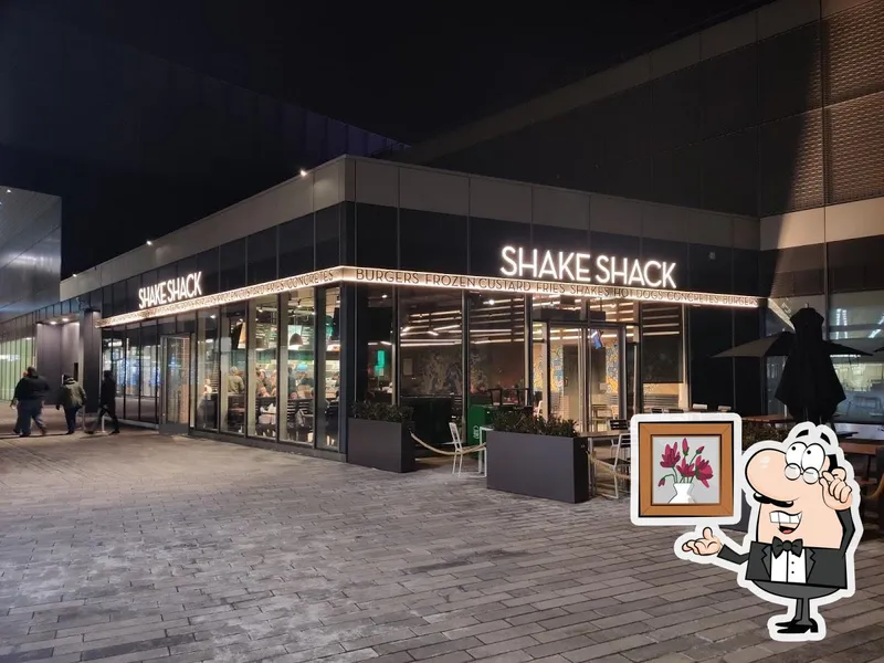 Shack-cago Dog Shake Shack Empire Outlets - Staten Island Ferry