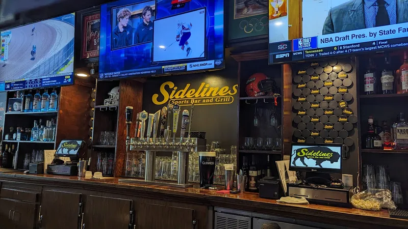 Dining ambiance Sidelines Sports Bar and Grill 2