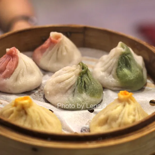 Long King Steamed Soup Dumpling with Crab Meat Long King House