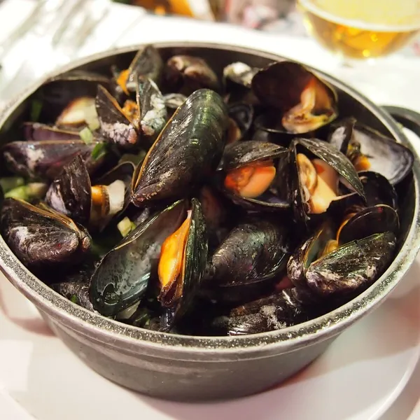 Moules Frites Corner Bar