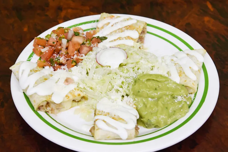 Bistec Tostadas El Azteca & El Guanaco