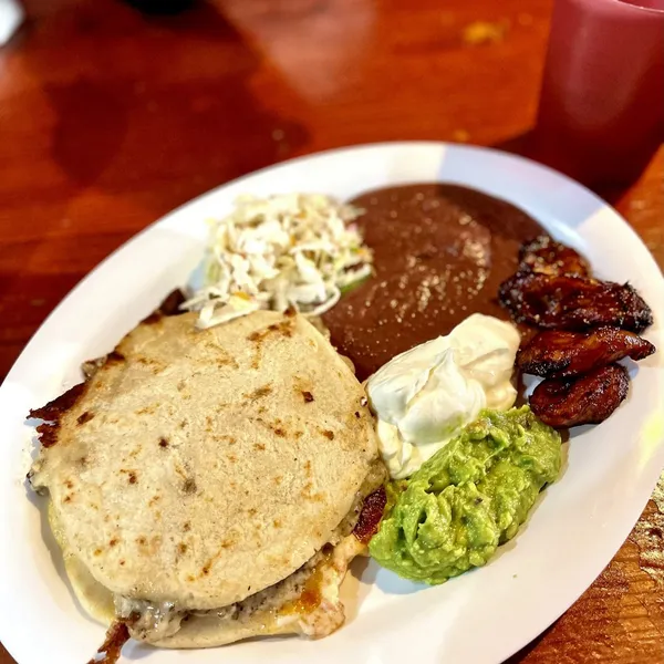 Atole De Elote Rincón Salvadoreño