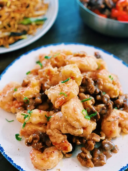 Honey Walnut Shrimp Kings Kitchen