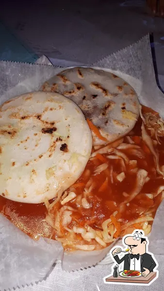 Pupusas de Frijoles Con Queso El Azteca & El Guanaco