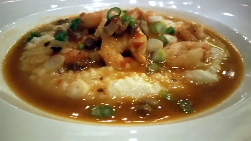 Shrimp and Grits Toutant