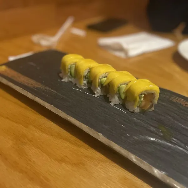 Mango Hawaii Roll Mito