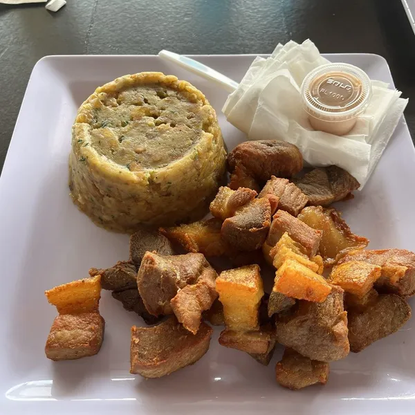 Carne Fritas El Barrio Lechonera