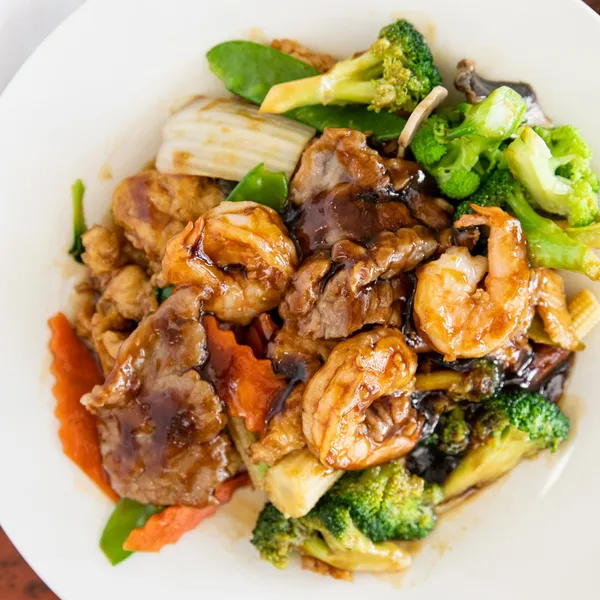 Beef and Broccoli Chuang Hing