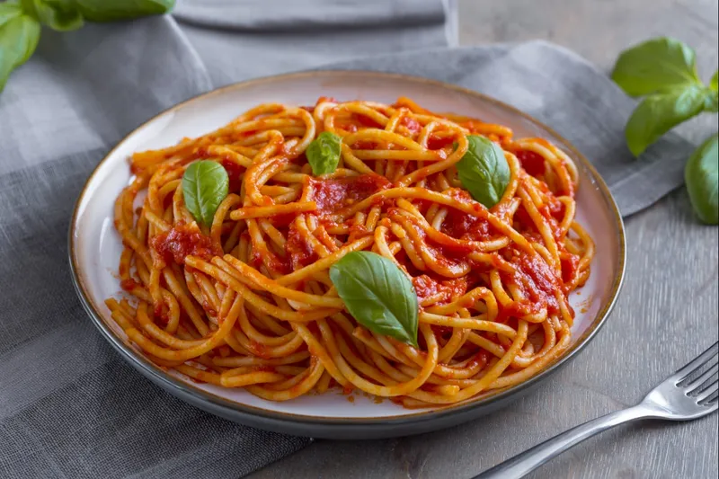 Spaghetti & Tomato Sauce Chez Nous