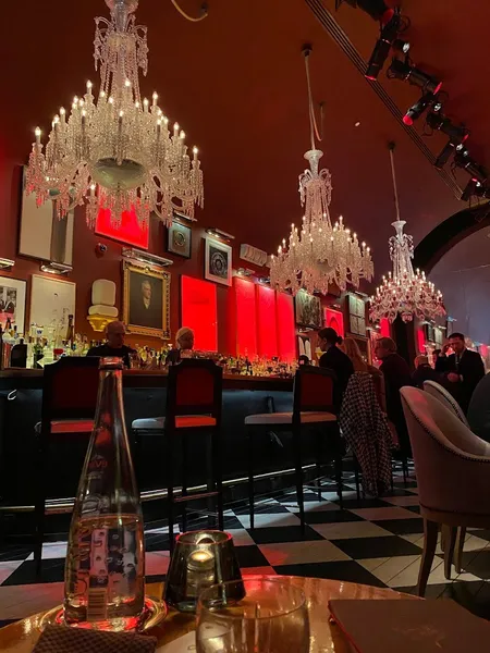 Vibe The Bar at Baccarat Hotel 3