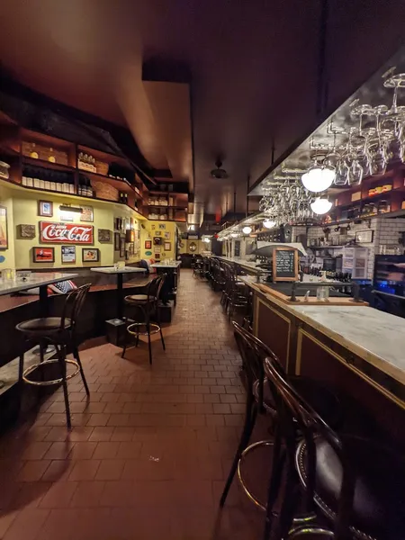 Vibe Vanguard Wine Bar (Upper East Side) 2