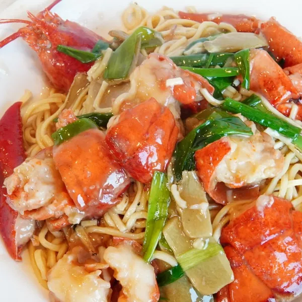 Lobster Yee-Foo Noodle Golden Palace