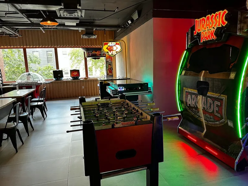 Vibe Gamehaus New York - Sports Bar, Beer Hall, Food & Games 4