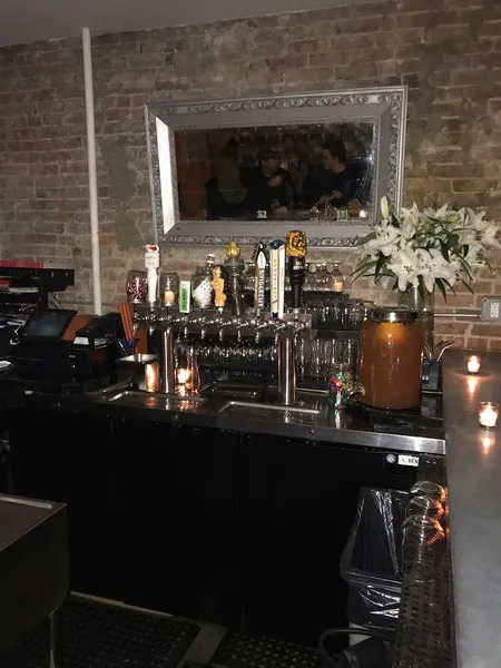 Vibe Pocket Bar NYC 3