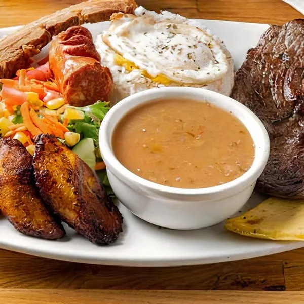 Bandeja Paisa La Masa Restaurant